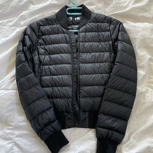 Aritzia puffer jacket lite